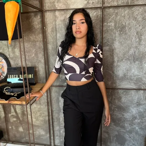 Cropped Isis Black/White Energy