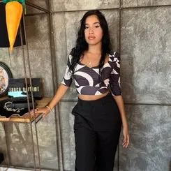 Cropped Isis Black/White Energy